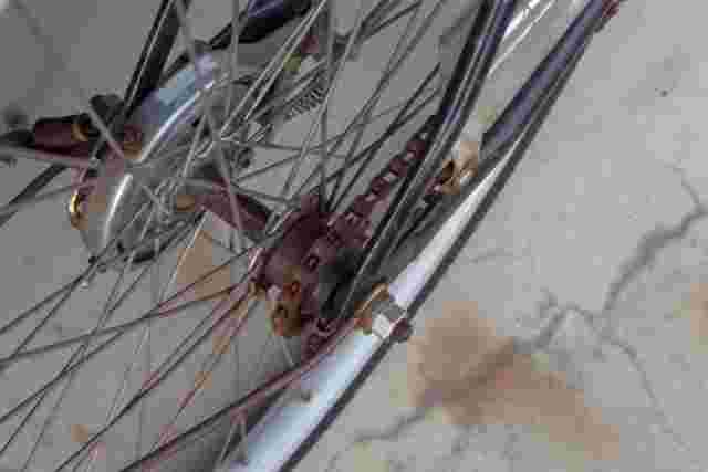 錆びた自転車