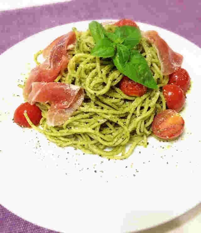 生ハムのジェノベーゼパスタ