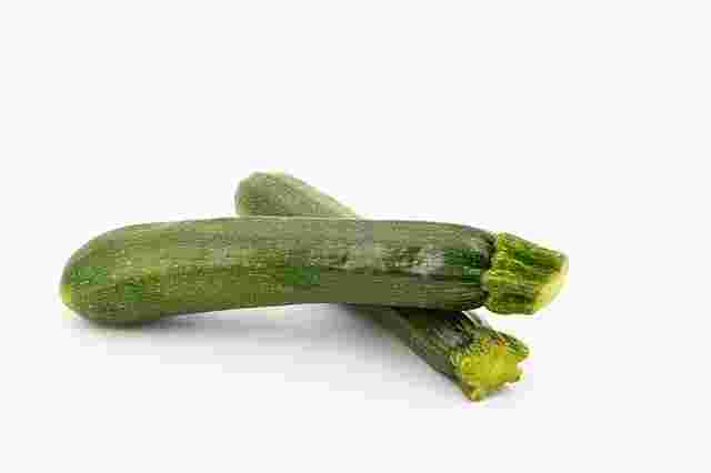 生で食べられる野菜のズッキーニ