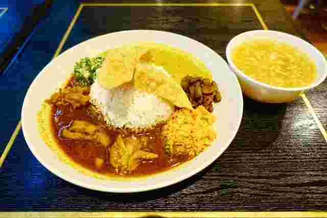 カレーと卵スープ
