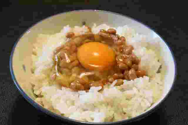 納豆卵がけごはん