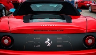 「ハイパーカー」の定義や性能・「スーパーカー」との違い