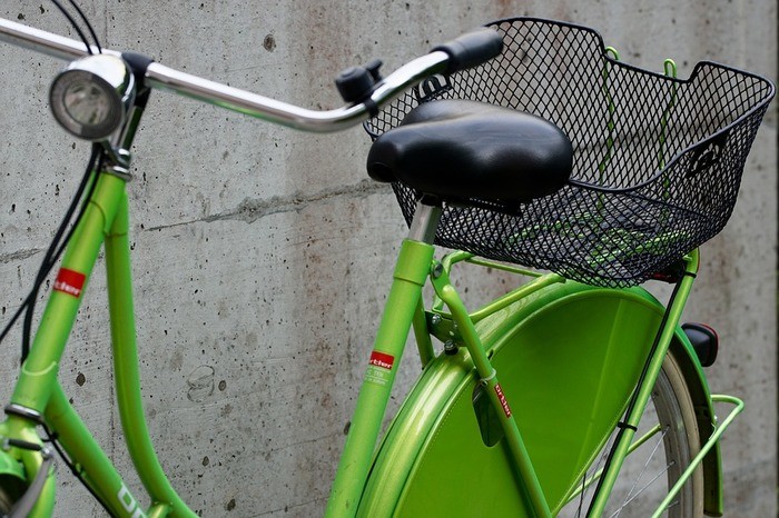 自転車チューブの交換方法/値段/時間・仏式チューブの交換