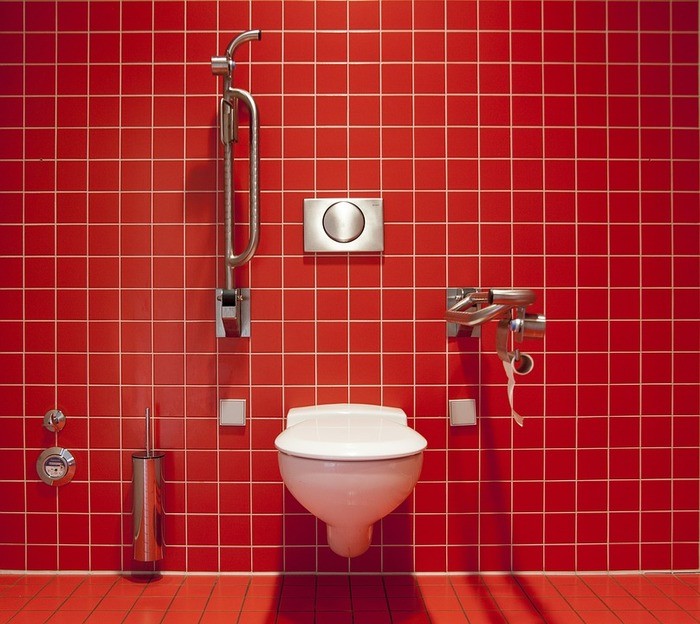 キャンピングカーのトイレの処理方法|簡易/仕組み/臭い