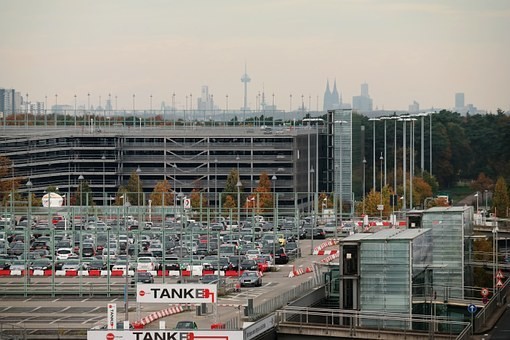 ダイバーシティ周辺の安い駐車場料金比較｜混雑時間と状況・無料はある？