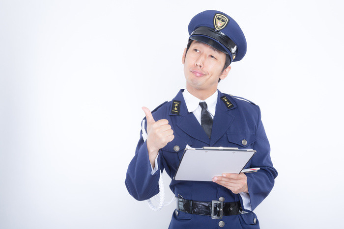 交差点で緊急車両が接近した場合の対処法・サイレンの特徴と種類