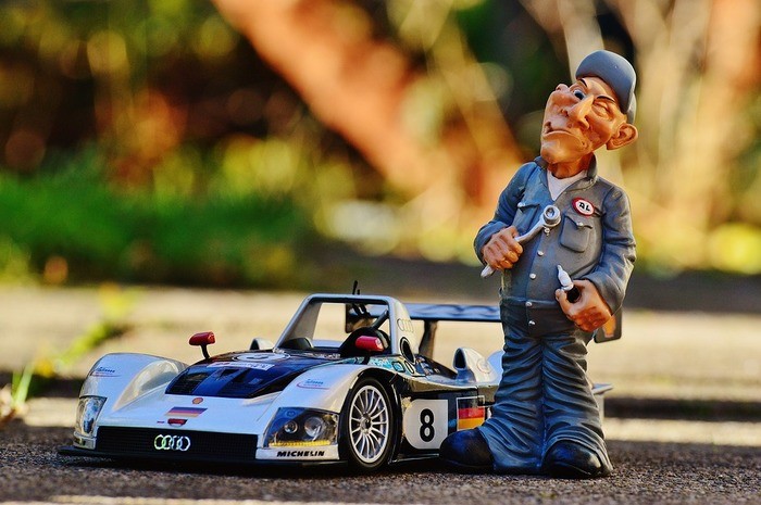 車をローダウンする方法・メリットとデメリット・ハイエース類