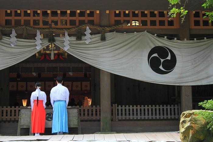 車のお祓い有名神社・寺院10選|相場の金額や封筒の書き方も