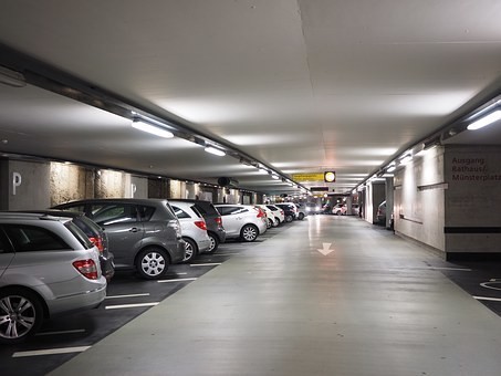 ダイバーシティ周辺の安い駐車場料金比較｜混雑時間と状況・無料はある？