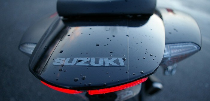 スズキ隼の燃費はどれくらい？燃費向上方法・マフラー交換