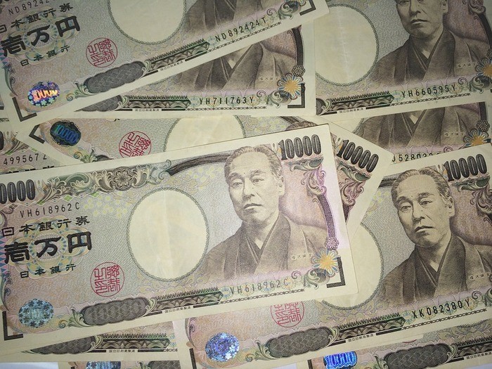 車のオーバーヒートの原因・対処方法/対策・修理代はいくら?
