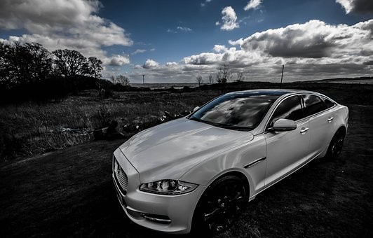 軽バンでの快適な車中泊方法|改造方法・マット・ブログ紹介