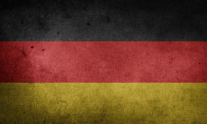 ポルシェのエンブレムの意味と由来・エンブレムの価格と交換