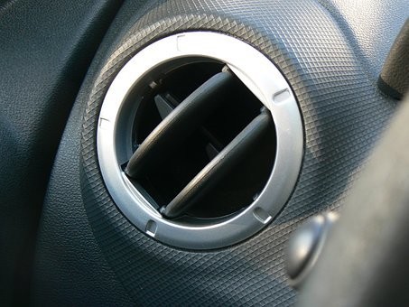 車の暖房が効かない原因・燃費との関係・暖房の付け方