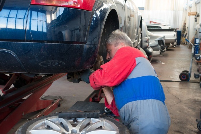 車のラインロックとは・ラインロックの取り付けとやり方