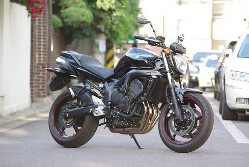 バイクのバックステップのメリットと自作する方法