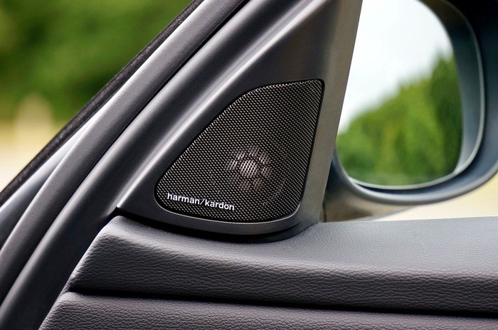 車のスピーカーの交換工賃と効果・必要なもの・簡単なやり方