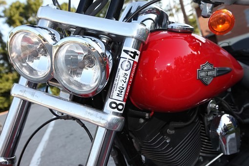 バイク用LEDヘッドライトの特徴・交換方法・カスタム方法
