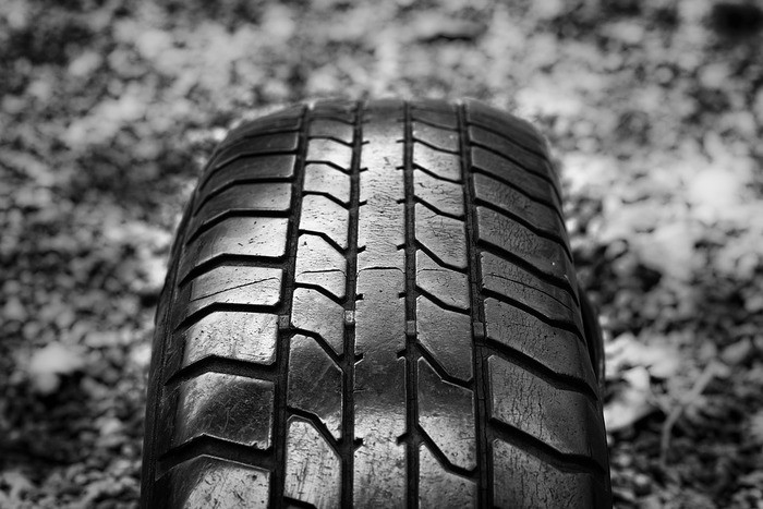 タイヤのワイヤーが見える場合・切れる場合・応急処置の方法