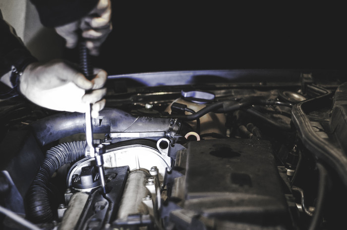 プラグ交換にかかる工賃・効果・必要な工具・時期|RX8