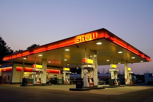 ガソリンスタンドでのタイヤ交換の料金と時間比較・特典