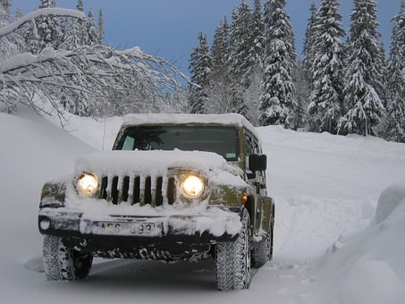 【特徴別・メーカー別】雪道に強い車3