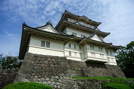 小田原城周辺の安い駐車場料金比較｜混雑時間と状況・無料はある？