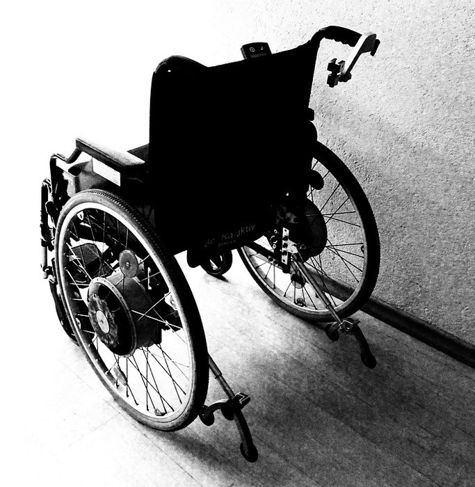 【メーカー別】昔の車と燃費と特徴|かっこいい/車椅子