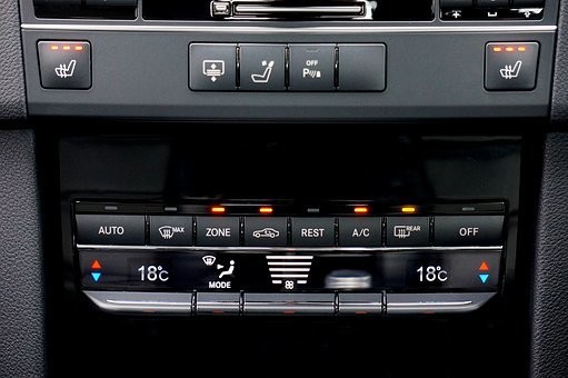 デフロスターの使い方・修理方法｜スイッチ/効かない/臭い