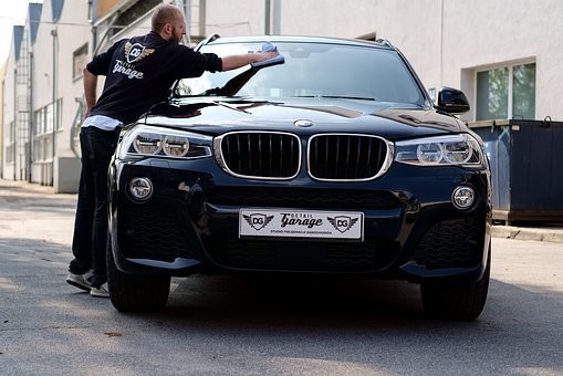 洗車にバケツ・バケツ1杯で洗車する方法|踏み台