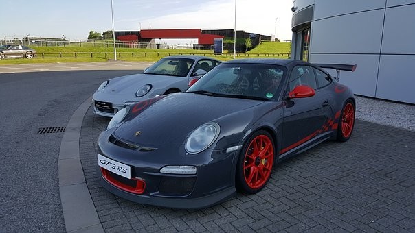 スズキアルトの燃費はどのくらい?燃費比較・他車との燃費比較