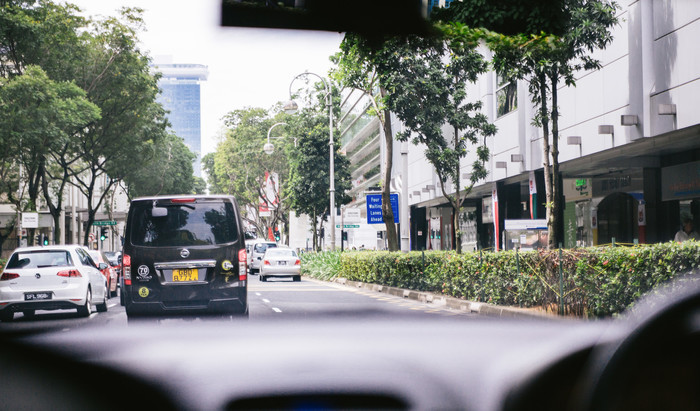 軽自動車と普通車の違い比較|維持費/事故/保険料/安全性