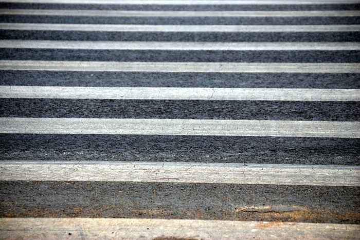 導流帯の道路交通法でのルール・違反になる行為・起きやすい事故