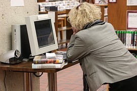 三菱アウトランダーの燃費は良い？悪い？タイプ別比較/不正問題