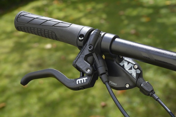 自転車のグリップ交換|方法・工賃・グリップの選び方・交換トラブル