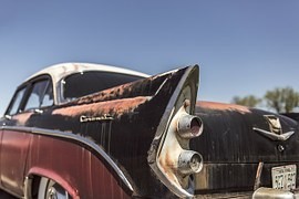 車のフェンダー|画像/役割/車検/修理費用/加工/ツライチ/価格