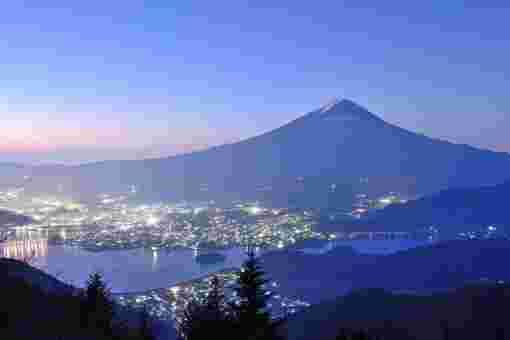 富士山と河口湖の夜景