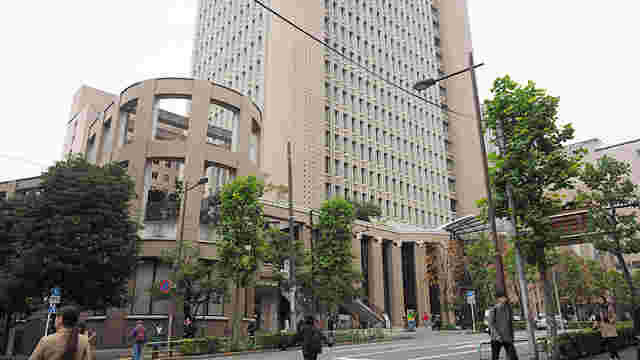 焼きそば「みかさ」から近い明治大学
