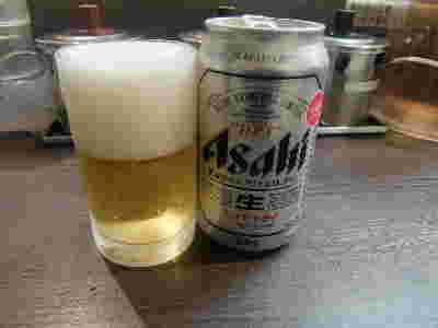 「みかさ」で焼きそばを肴に缶ビール