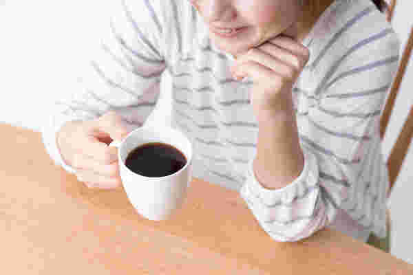 コーヒー　飲む