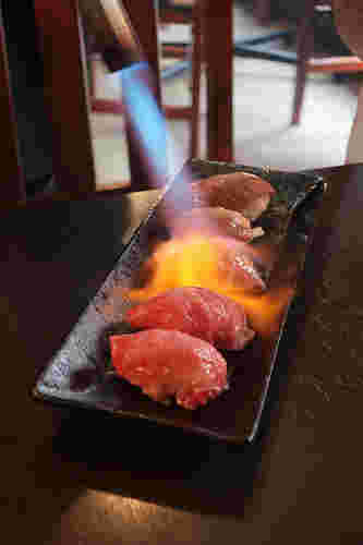 一心たん助　肉寿司