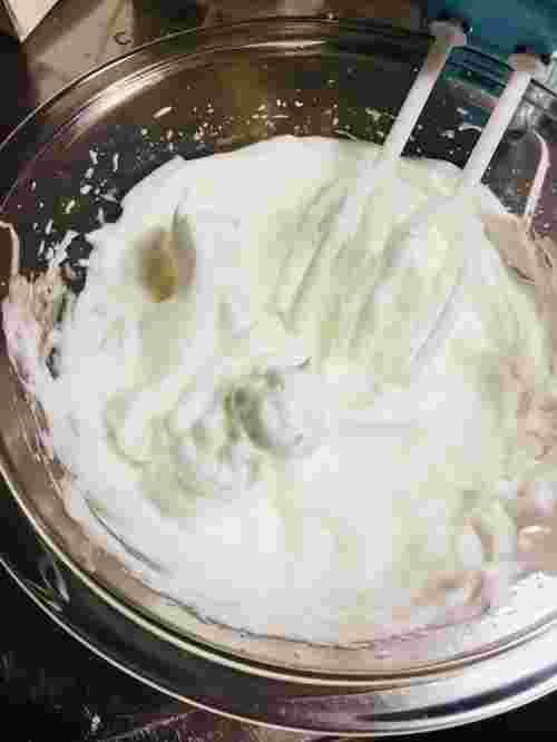 おからで作るスフレパンケーキ　メレンゲ