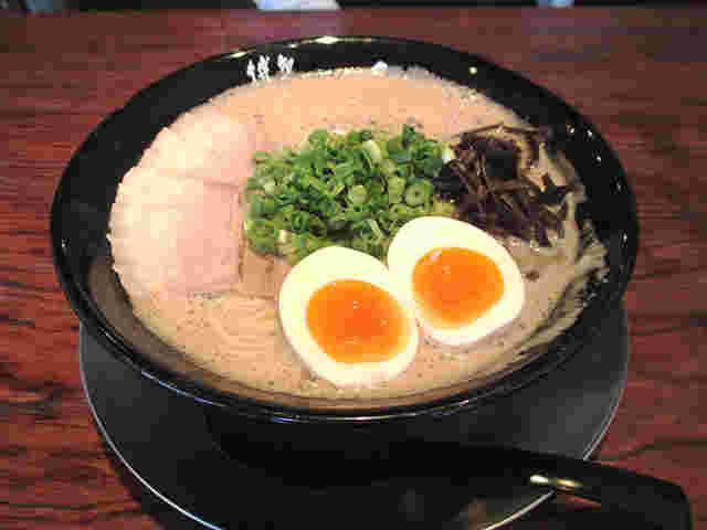 alt=“博多ラーメン"
