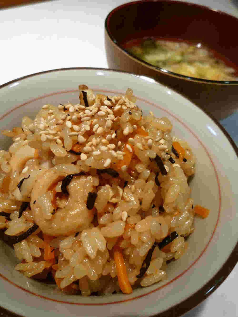 ひじきの炊き込みご飯　めんつゆ