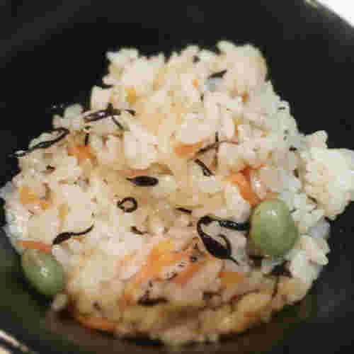 旬の生ひじきを使った炊き込みご飯