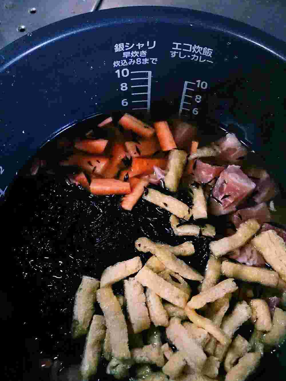 ひじきと鶏肉の炊き込みご飯