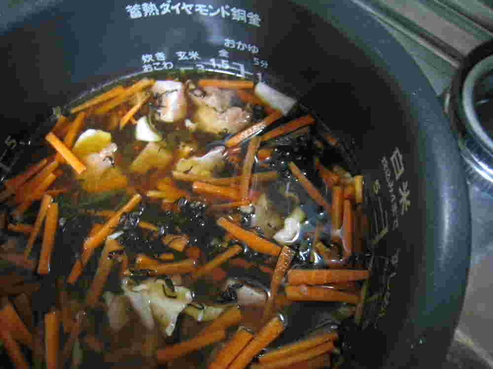 炊き込みご飯　釜