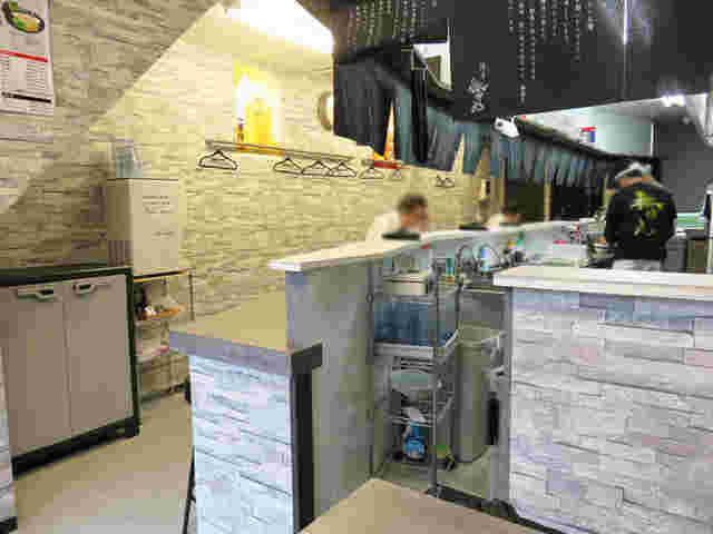 無邪気　店内