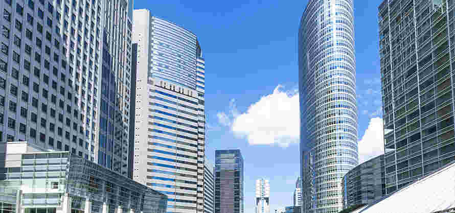 alt="港区の街"