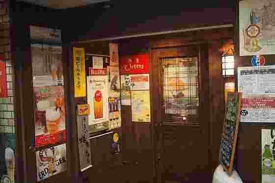 木造で建てられたシックなお店です